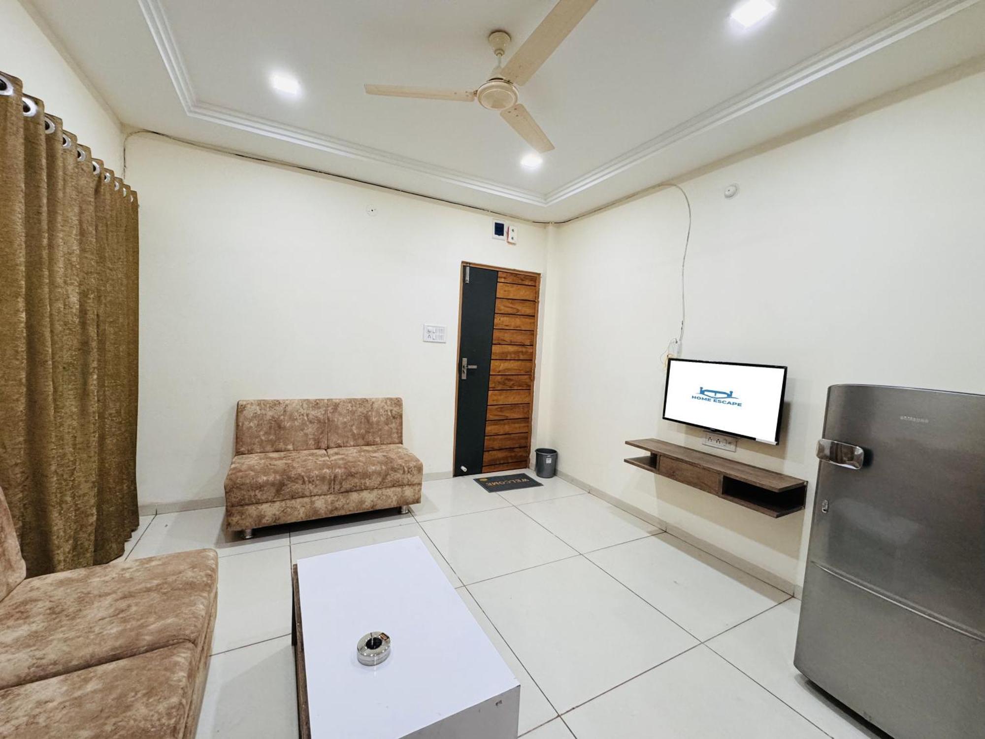 אינדורה Home Escape 1Bhk Apartment Near Bombay Hospital מראה חיצוני תמונה