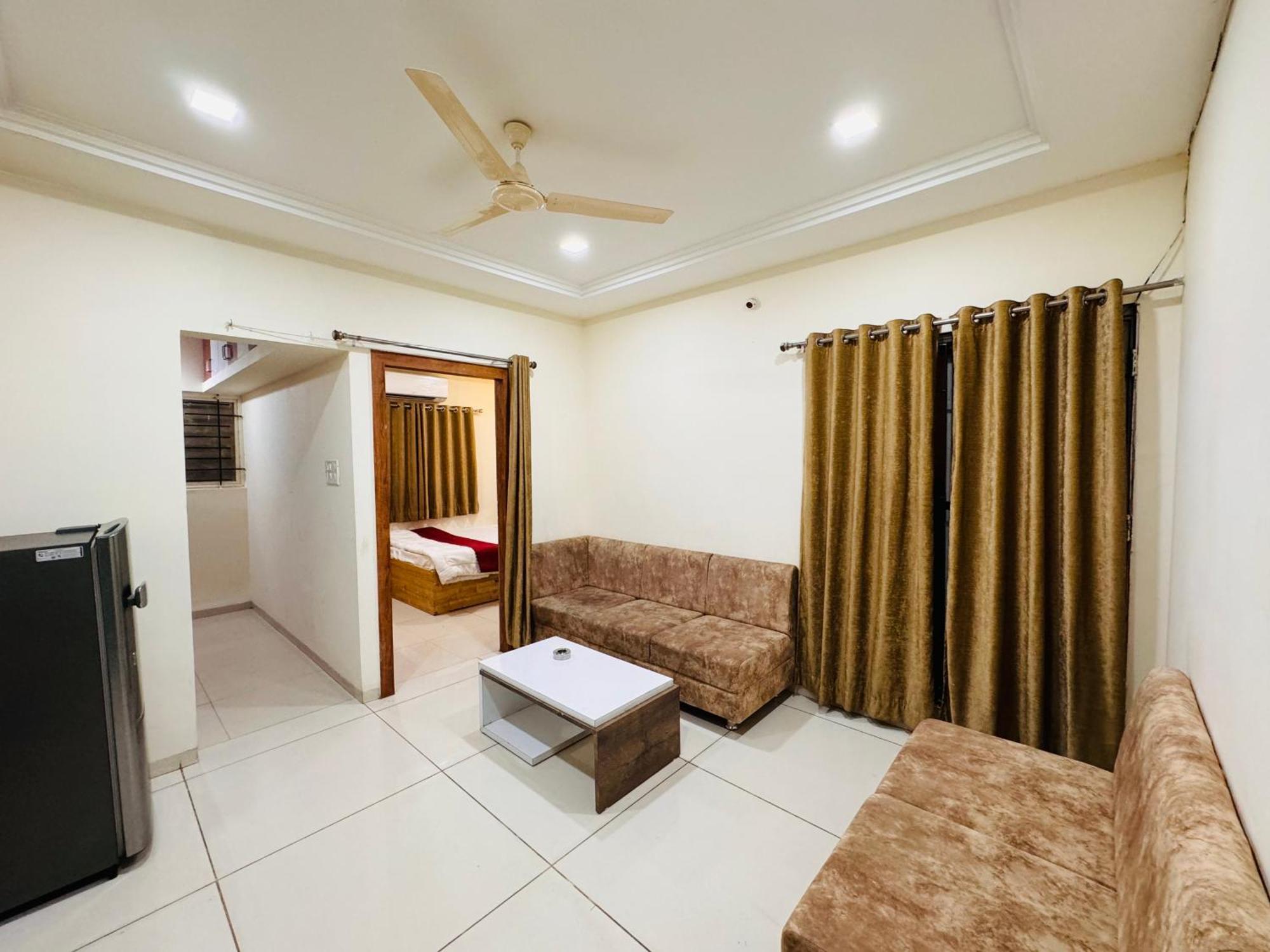 אינדורה Home Escape 1Bhk Apartment Near Bombay Hospital מראה חיצוני תמונה