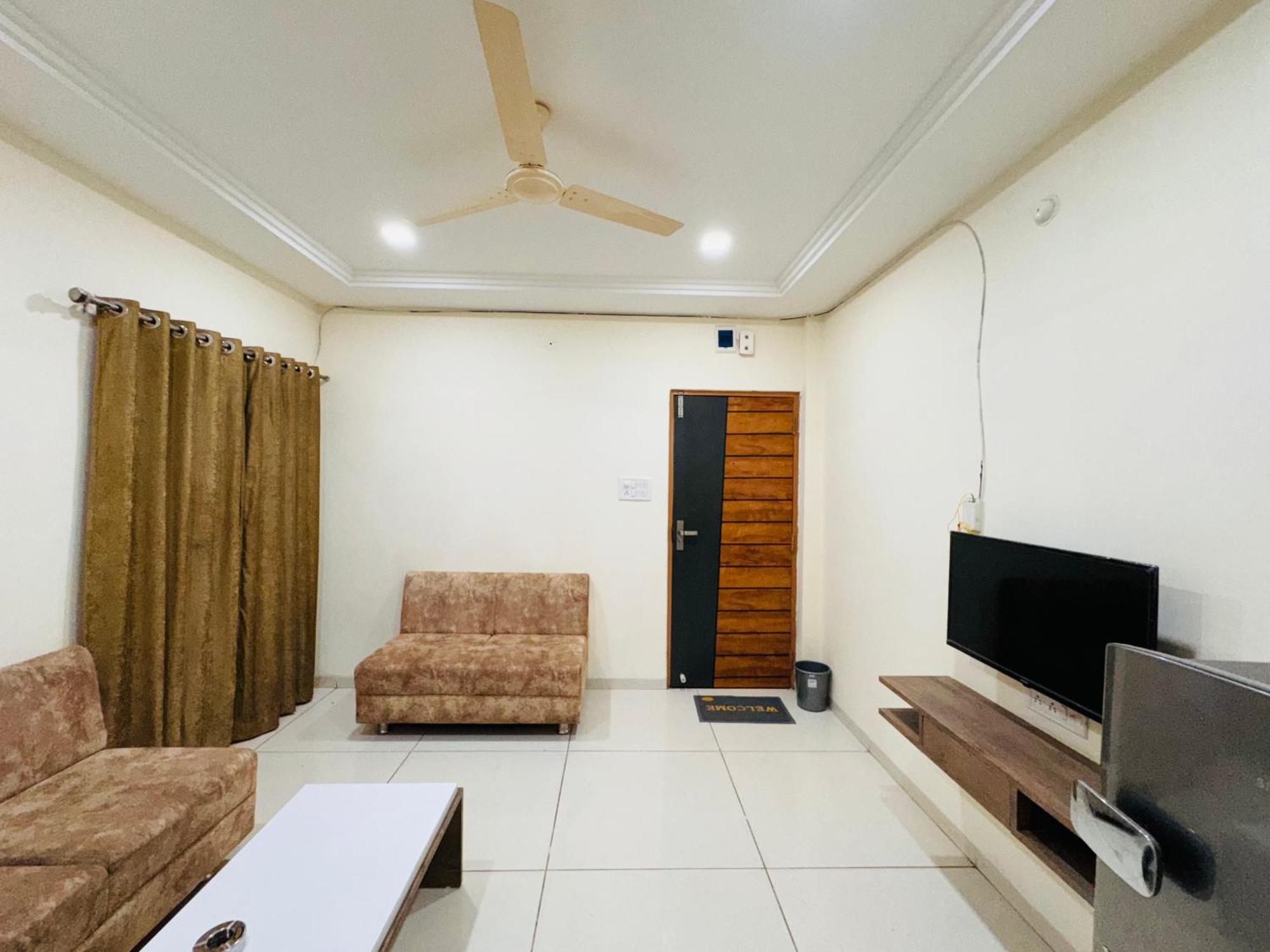 אינדורה Home Escape 1Bhk Apartment Near Bombay Hospital מראה חיצוני תמונה