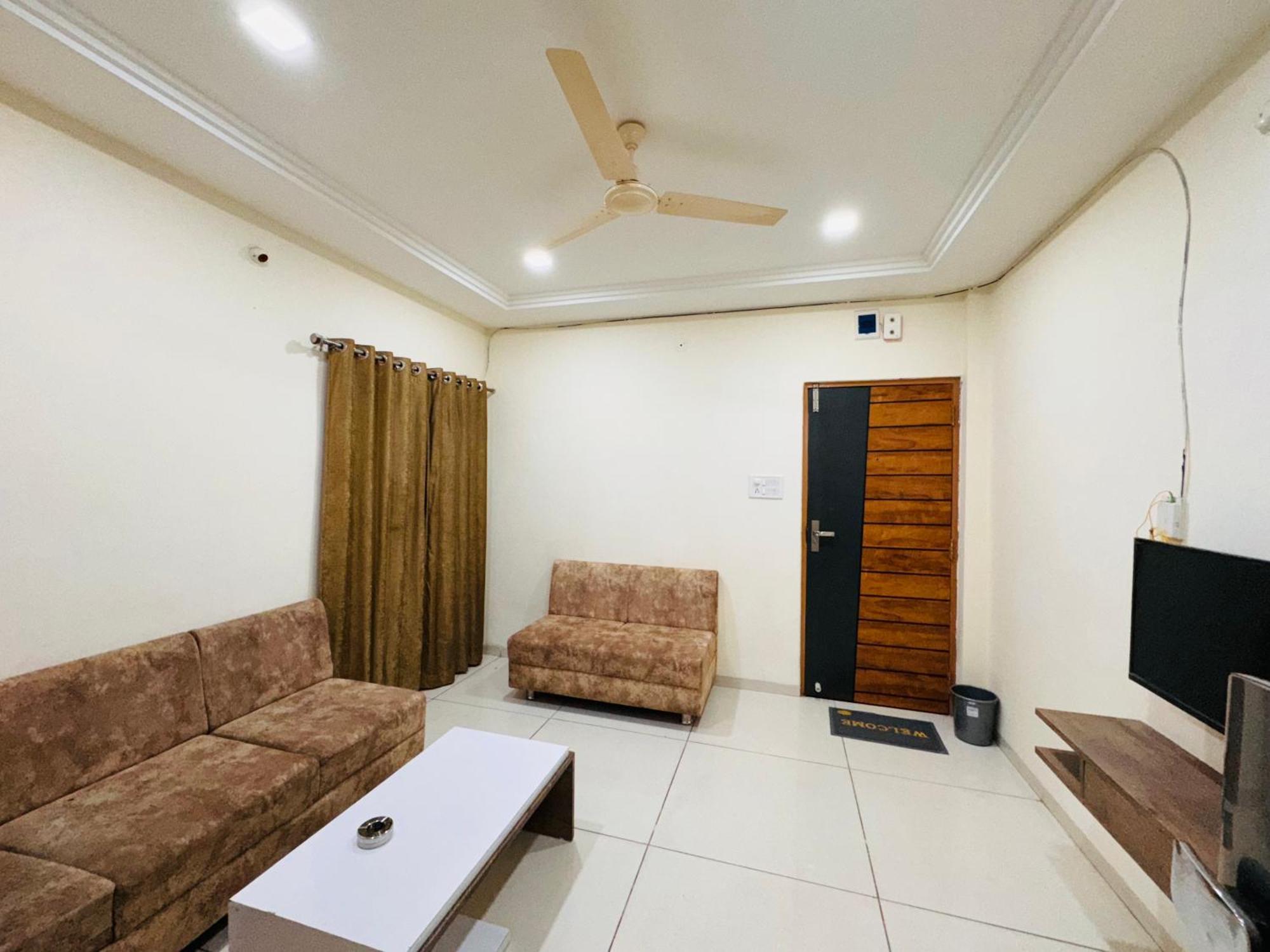 אינדורה Home Escape 1Bhk Apartment Near Bombay Hospital מראה חיצוני תמונה