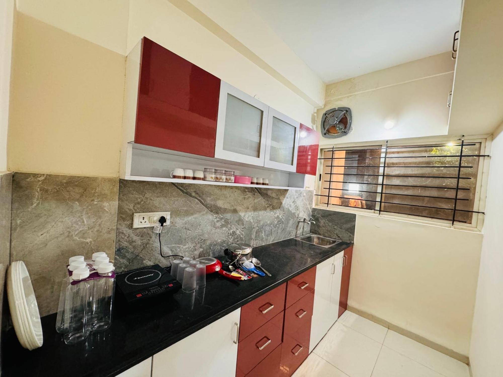 אינדורה Home Escape 1Bhk Apartment Near Bombay Hospital מראה חיצוני תמונה