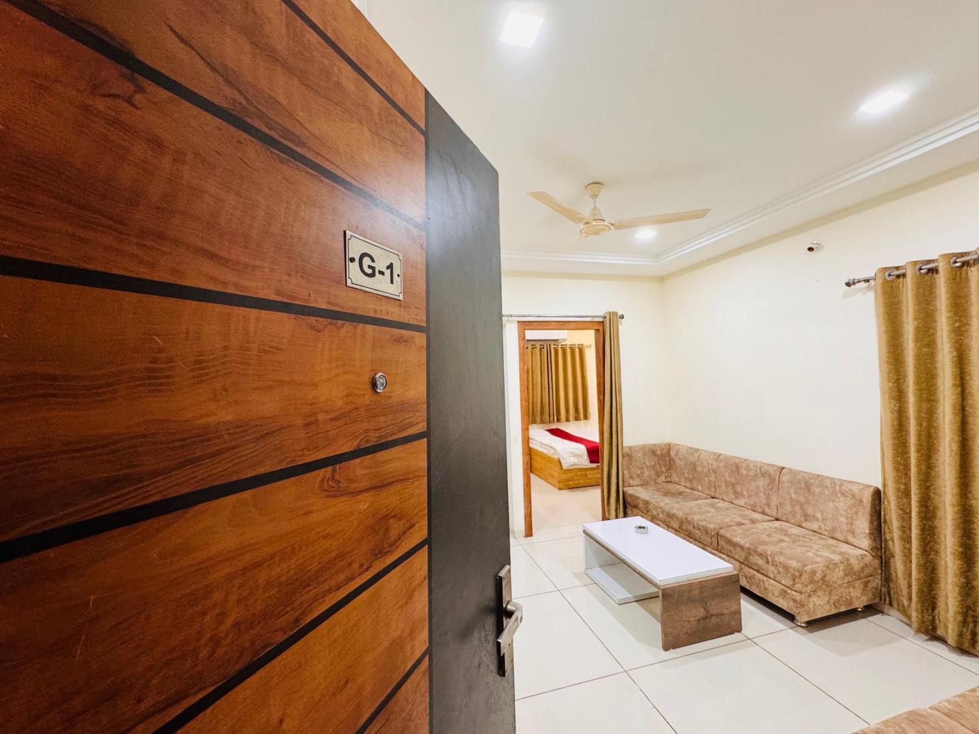 אינדורה Home Escape 1Bhk Apartment Near Bombay Hospital מראה חיצוני תמונה